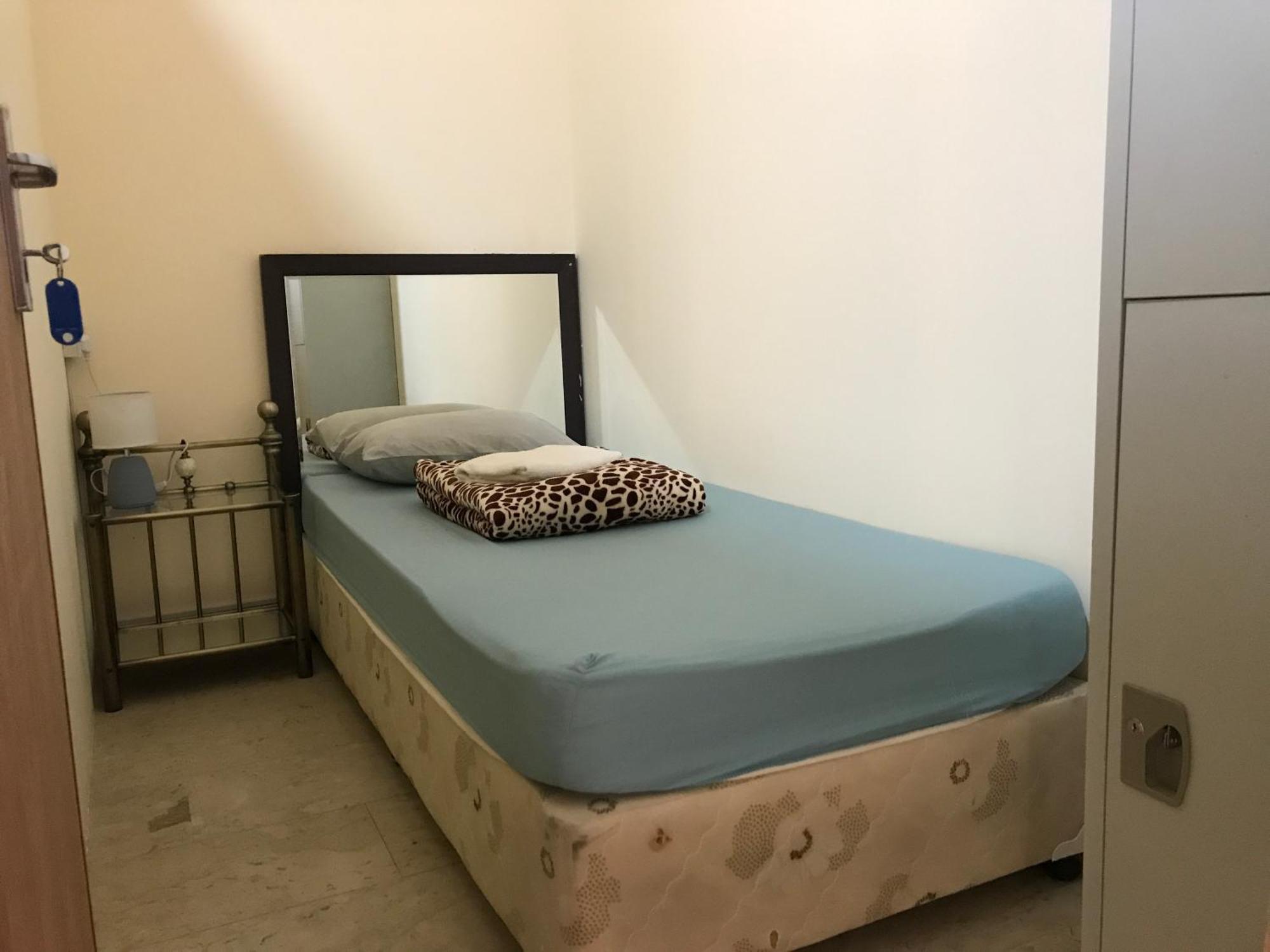 Backpacker'S Bed - No Parking Space アブダビ エクステリア 写真