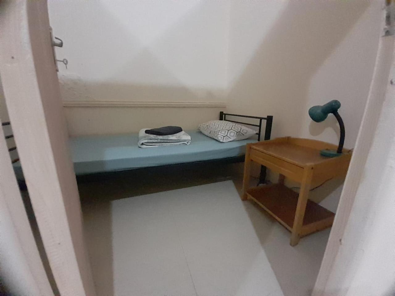 Backpacker'S Bed - No Parking Space アブダビ エクステリア 写真