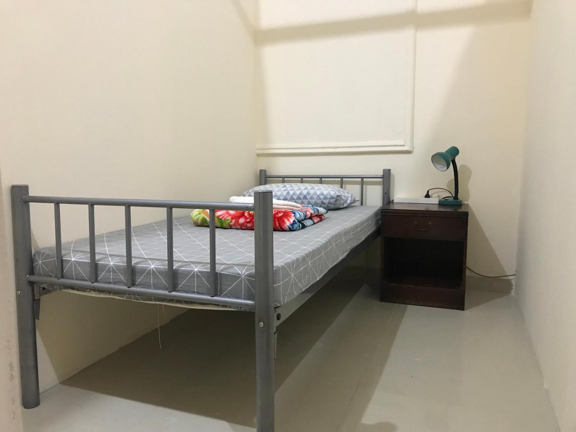 Backpacker'S Bed - No Parking Space アブダビ エクステリア 写真