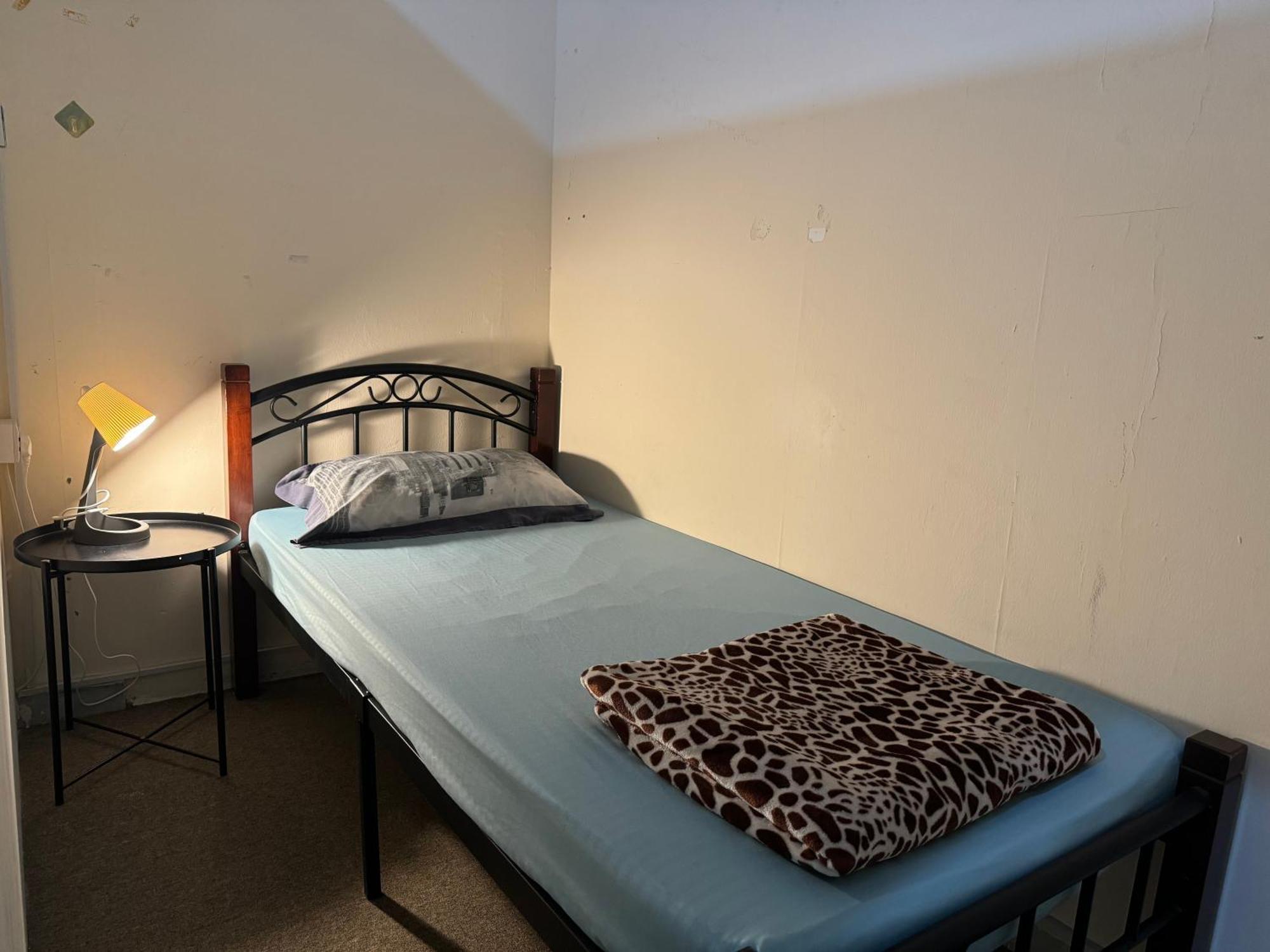 Backpacker'S Bed - No Parking Space アブダビ エクステリア 写真